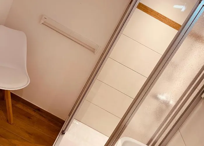 Felix Living 7, Gruppenwohnung Mit Oberhausblick, Dachterrasse & Parkplatz شقة
