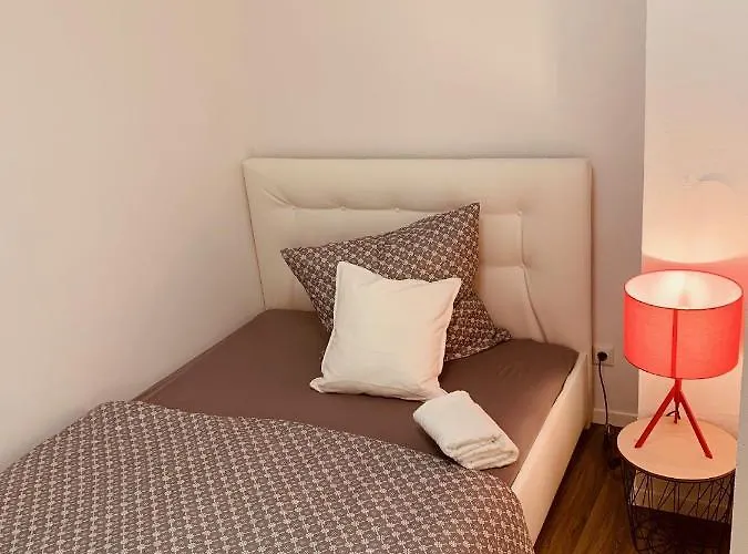 Felix Living 7, Gruppenwohnung Mit Oberhausblick, Dachterrasse & Parkplatz * باساو