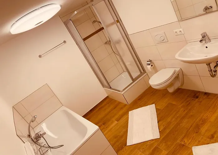 Felix Living 7, Gruppenwohnung Mit Oberhausblick, Dachterrasse & Parkplatz *